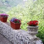 Tra I Monti Bed & Breakfast