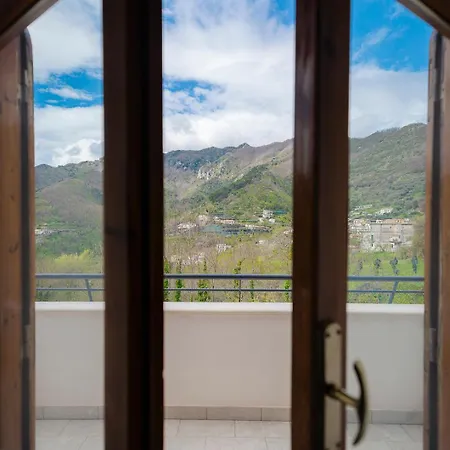 Tra I Monti Bed & Breakfast 3*