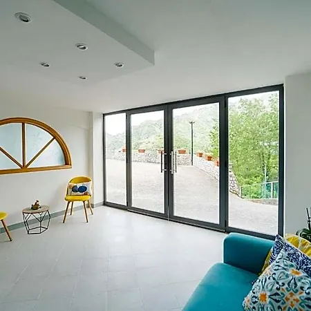 Tra I Monti Oda ve Kahvaltı 4*