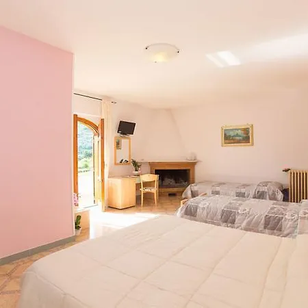 Tra I Monti Bed & Breakfast